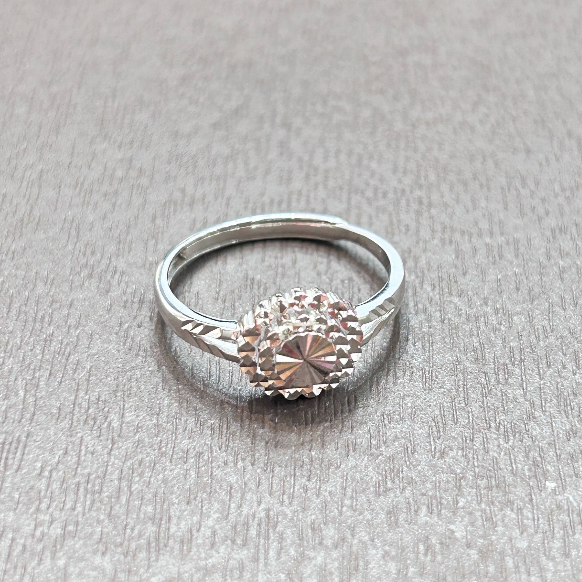 【销冠专享】PT950铂金圆形车花戒指BJJ092