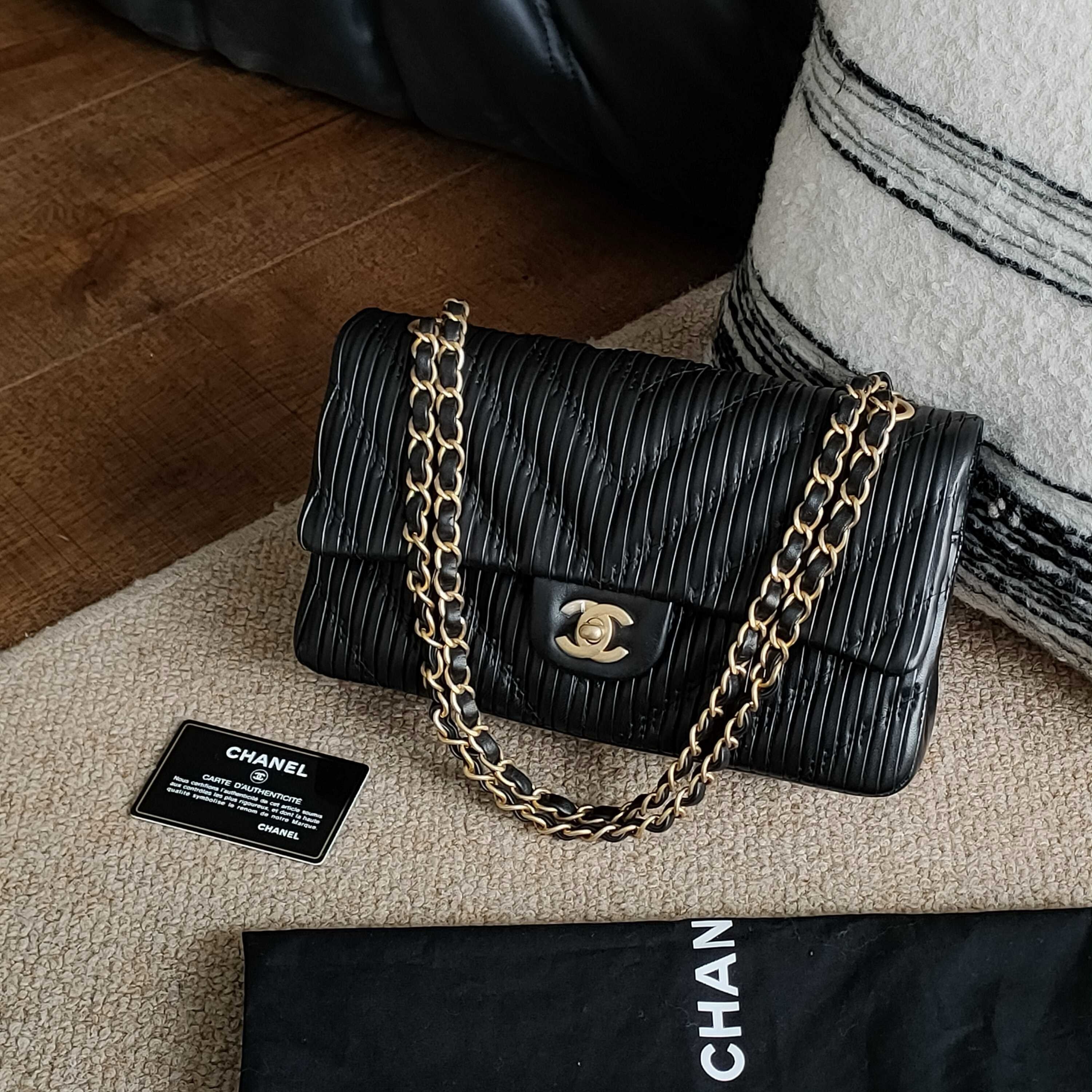 95新 Chanel/香奈儿 AZUL黑金金属质感褶皱羊皮CF中号单肩包38577