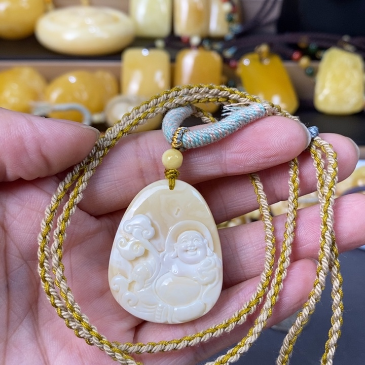 未镶嵌琥珀裸石弥勒佛