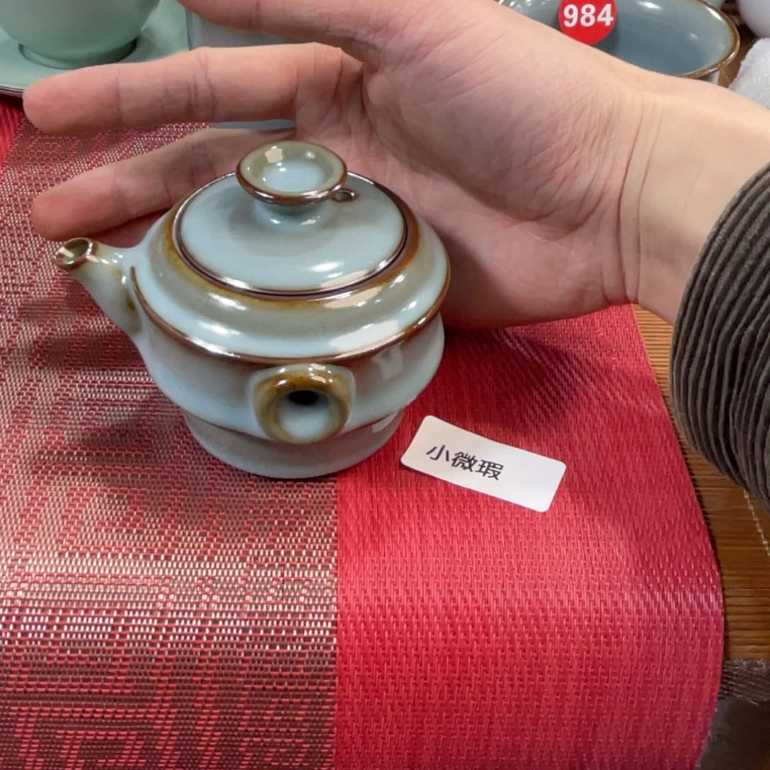 瓷片。。。。。。。。。。。。。。。。。