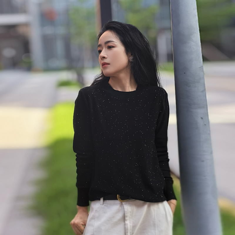  秋显瘦简约纯色慵懒优雅风长袖女新款亮片百搭圆领上衣TH25892-1