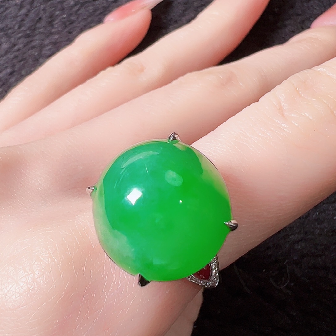 翡翠戒指18K金镶嵌签收后24小时鉴赏期，过时不退