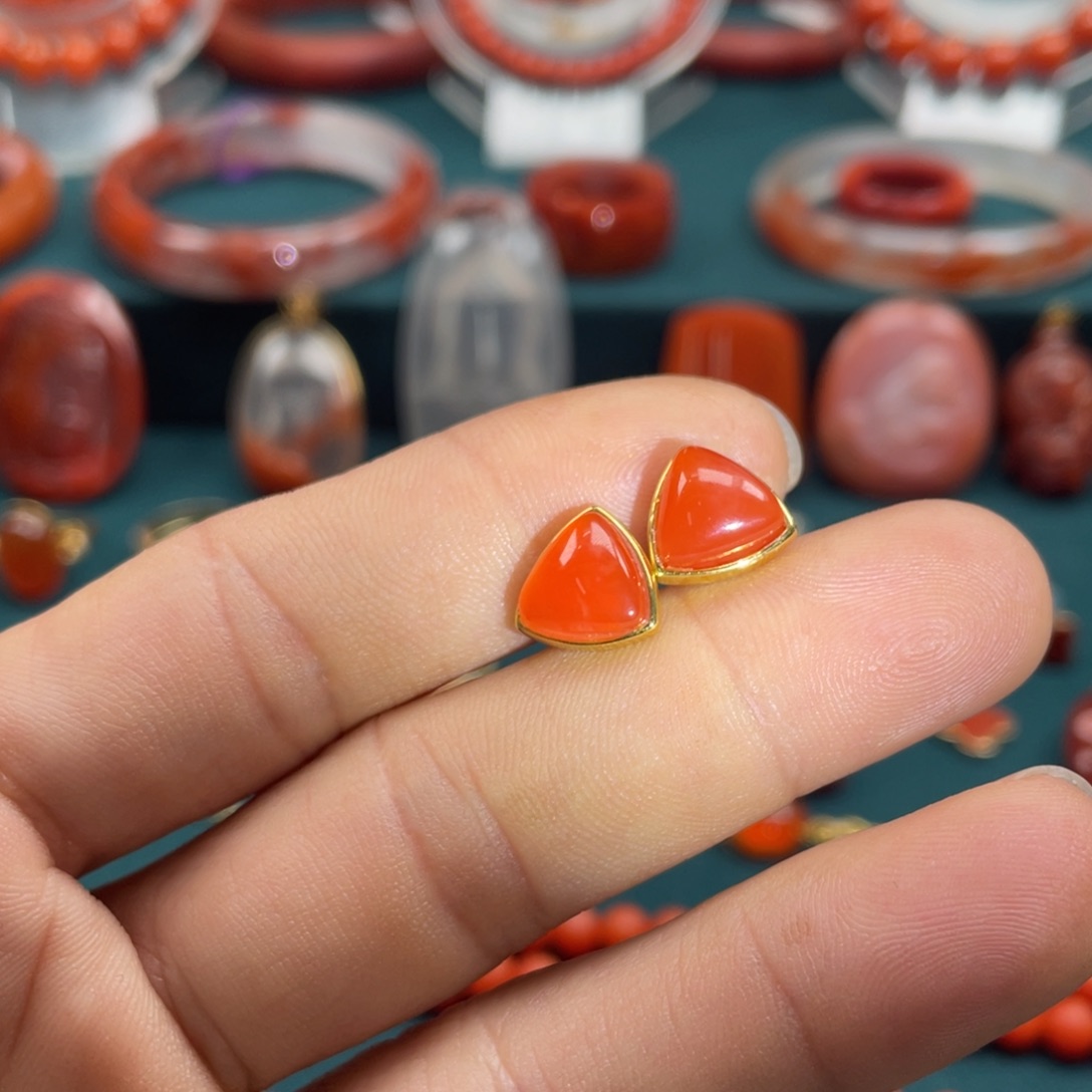 南红玛瑙冰红南红三角耳钉银S925镀金镶嵌