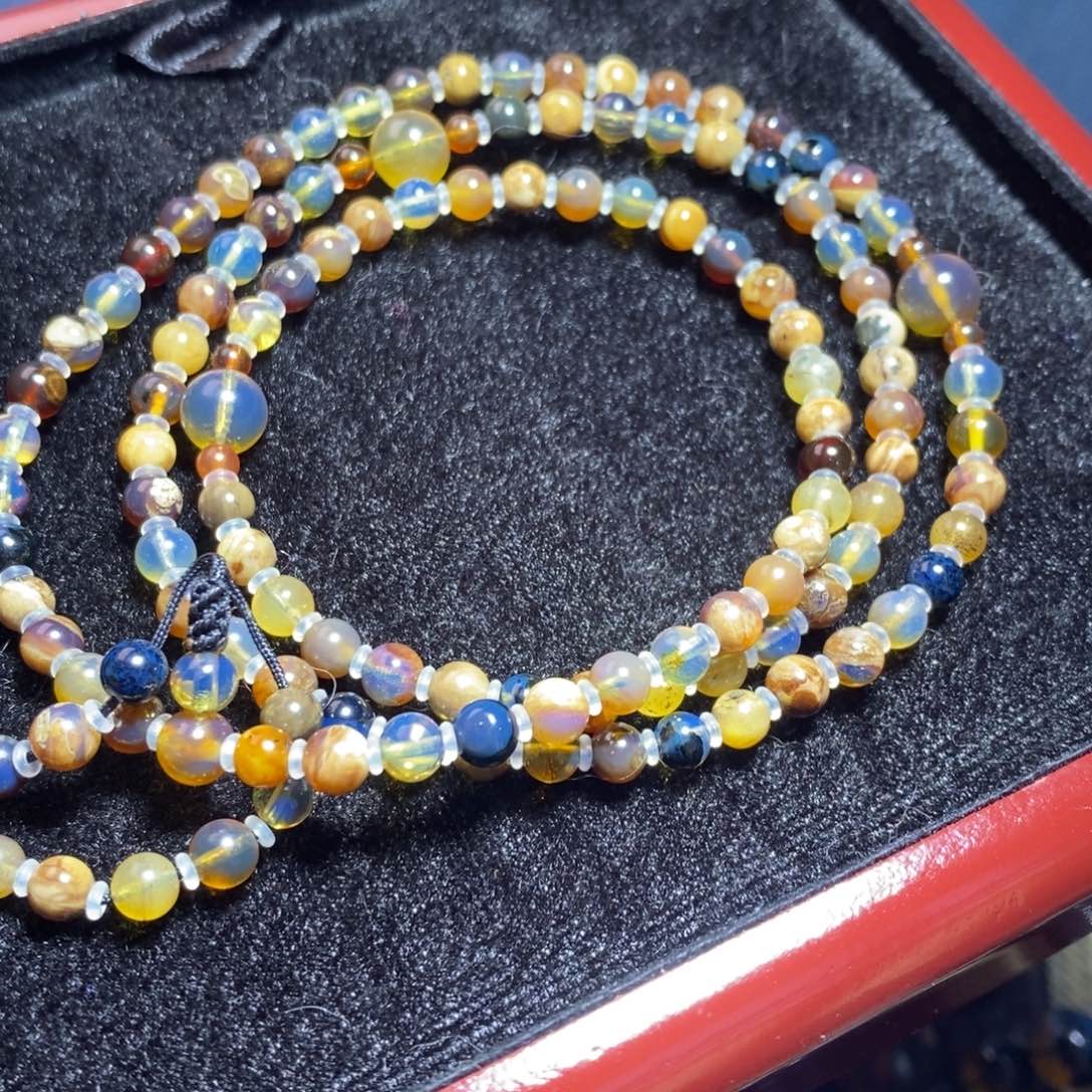 琥珀未镶嵌裸石……