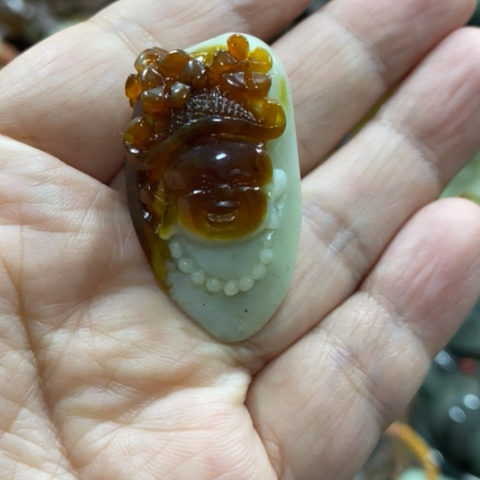 一***爱蛇纹石玉未镶嵌手把或挂件