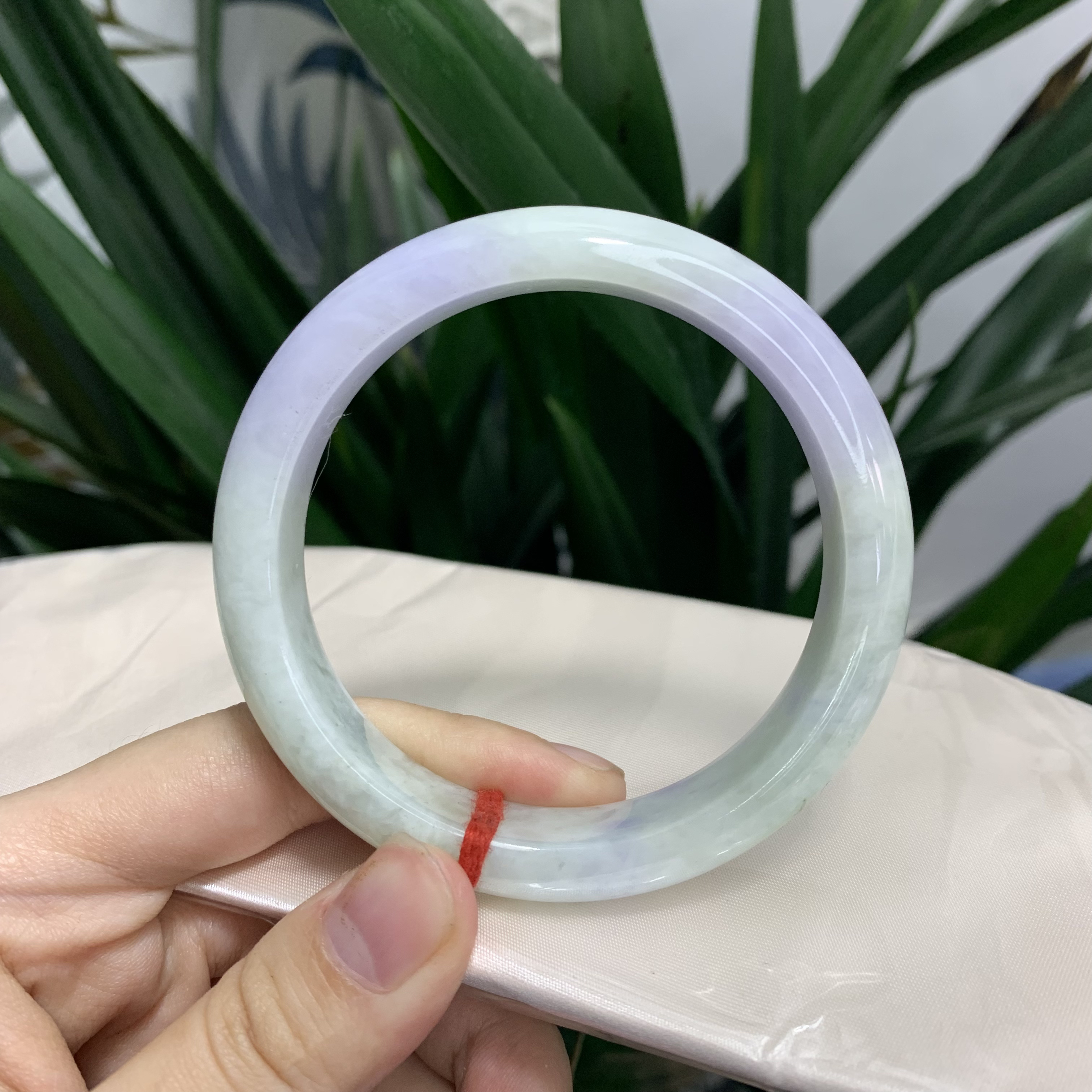0564号缅甸天然A货翡翠57-58圈口淡春彩正圈手镯