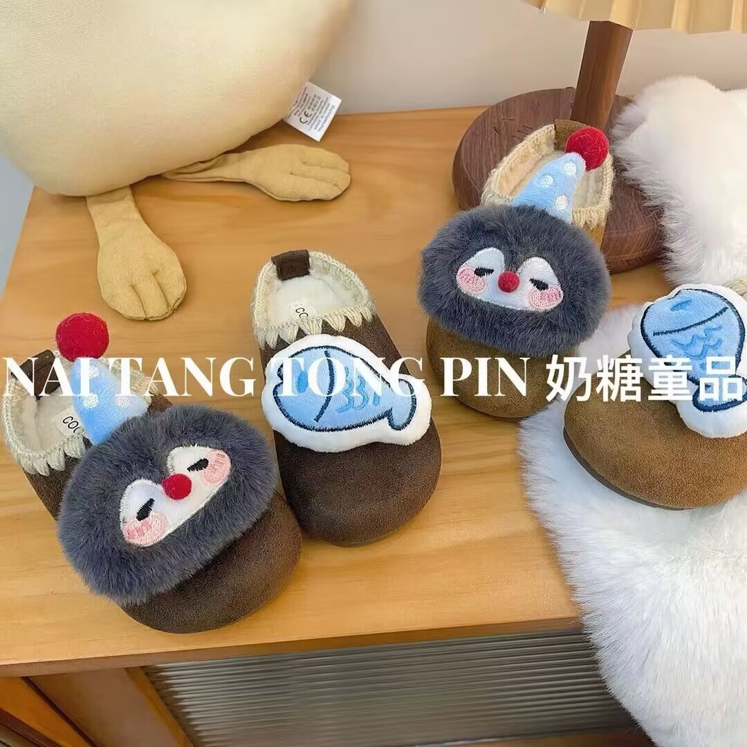 企鹅小鱼韩版儿童小众慵懒风勃肯鞋冬季款加绒懒人包头外穿棉拖鞋