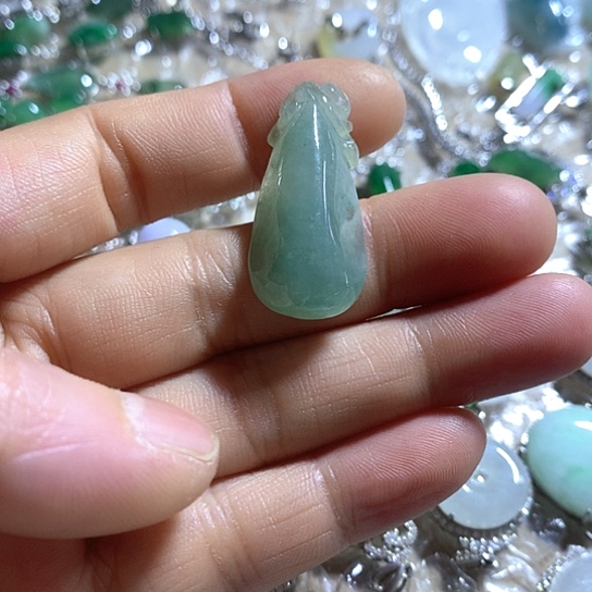 翡翠未镶嵌颈饰吊坠