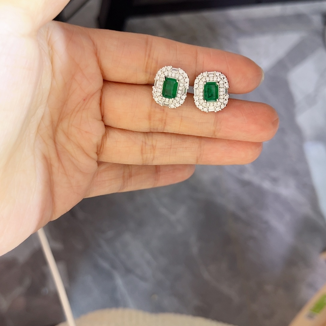 银S925镶嵌耳饰祖母绿