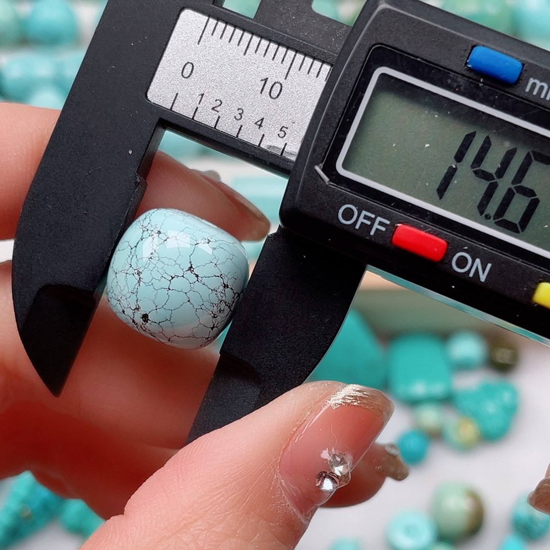 绿松石配饰未镶嵌