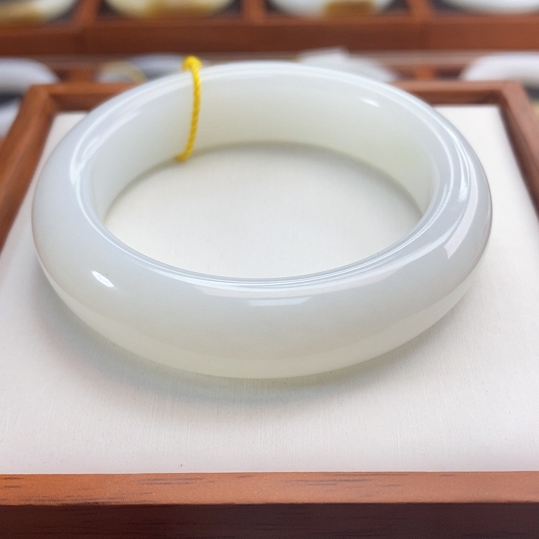 和田玉（白玉）手镯未镶嵌