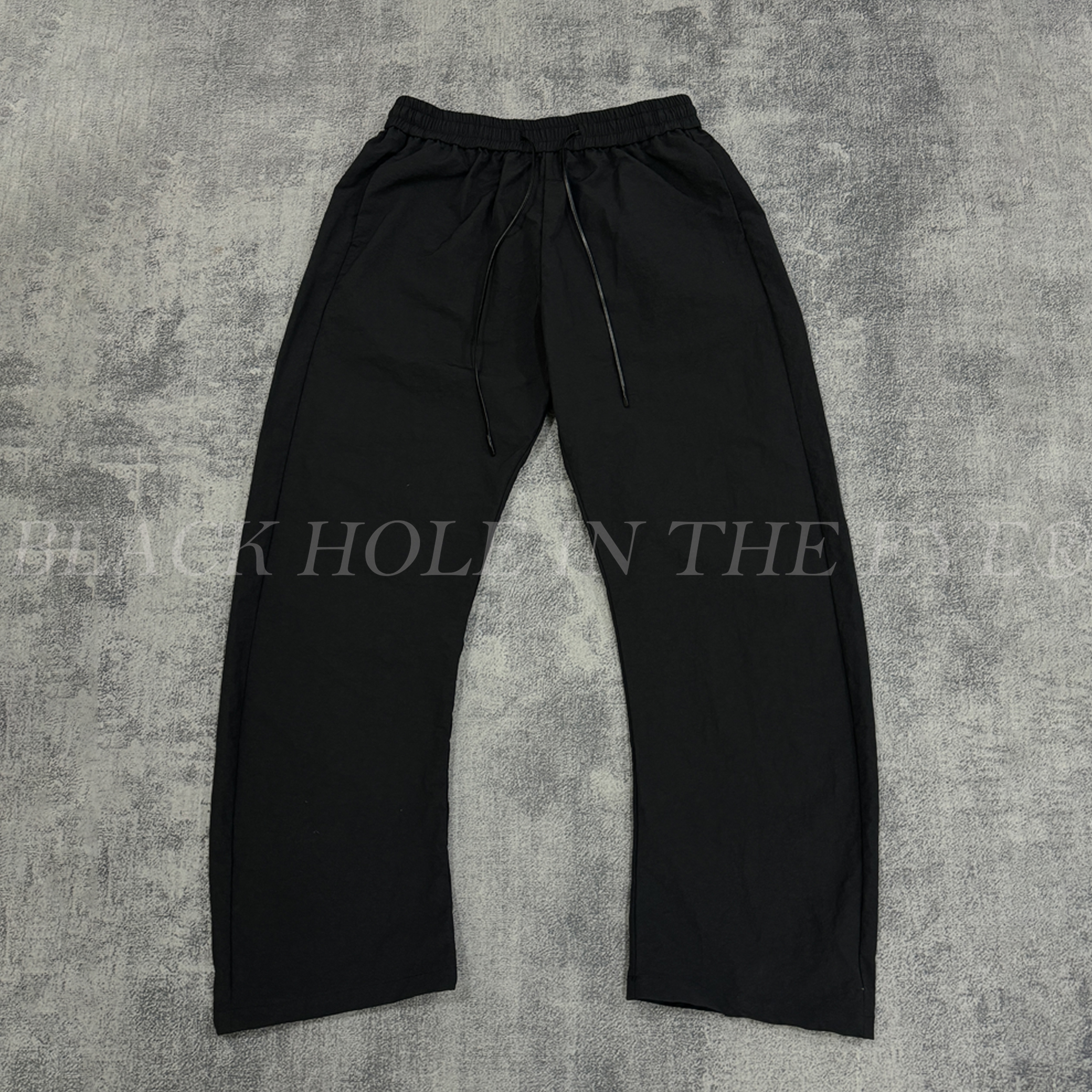 黑洞之眼《冬日冲锋》定制面料硬挺速干运动户外机能风三防冲锋裤