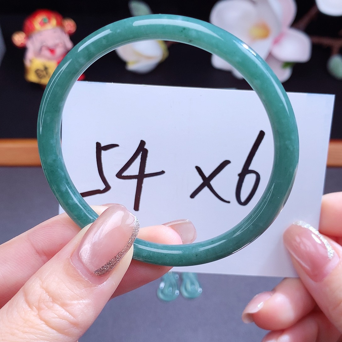 翡翠手镯（圆镯）未镶嵌