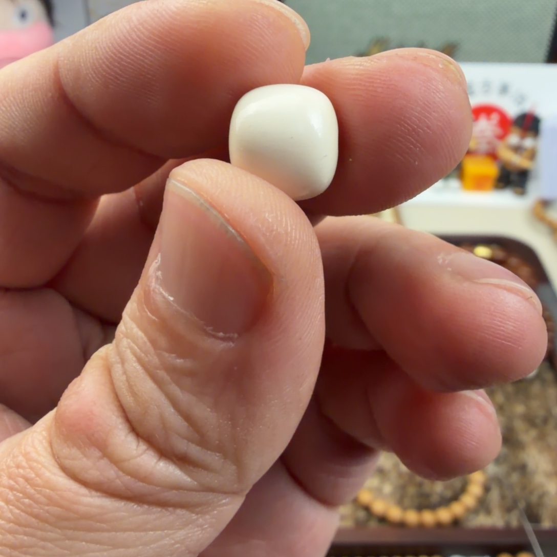 似***人手串猴头核桃陨石坑