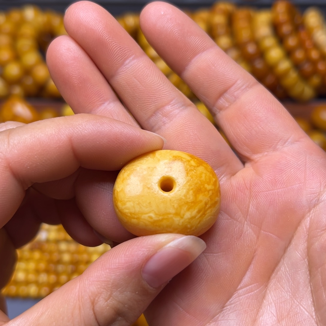 琥珀未镶嵌吊坠(不含链)