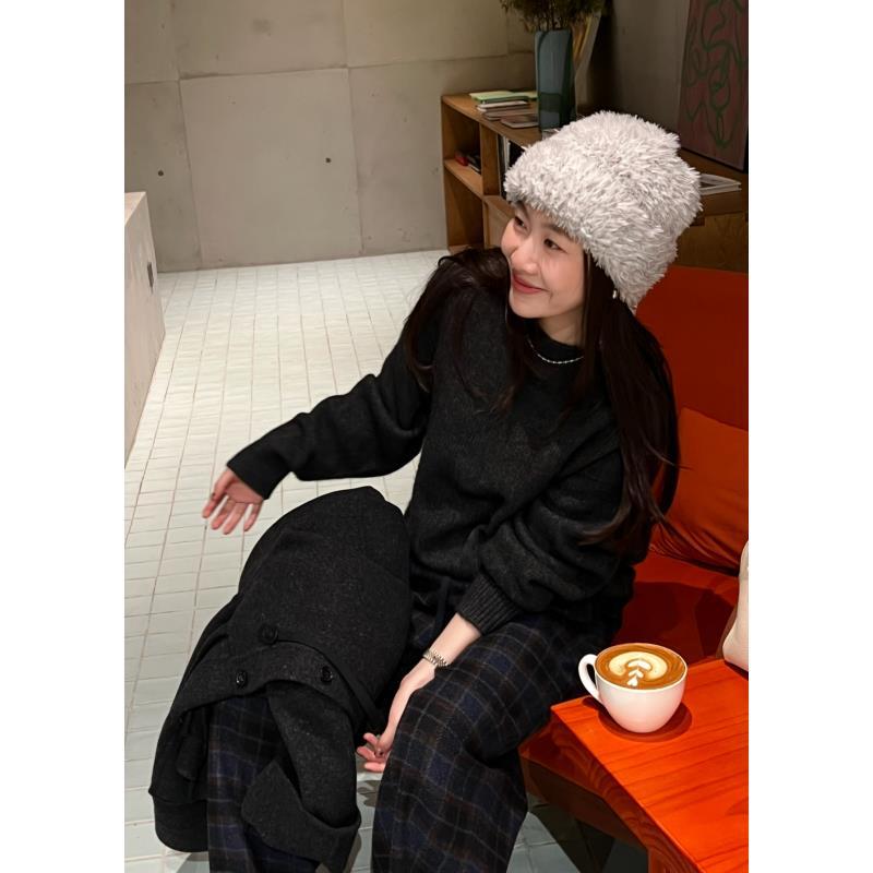 牦牛绵羊毛混纺灰色圆领慵懒风针织毛衣 J25MY939