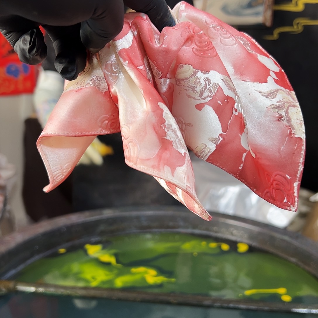 108山茶方巾小红霉