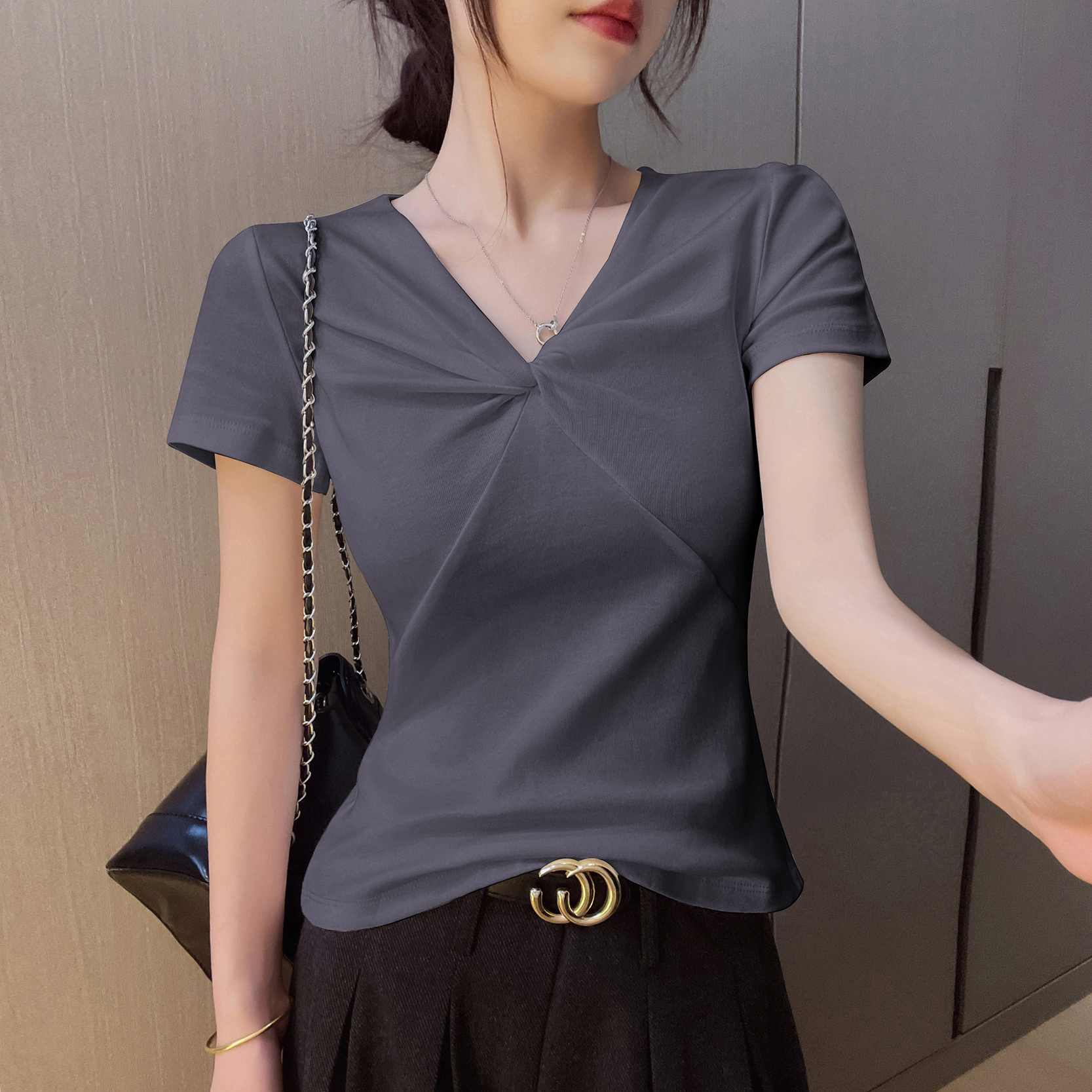 黑色短袖t恤女2025新款夏季纯棉v领内搭小众设计感打底半袖上衣
