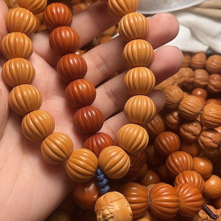 猴头核桃吊坠鹏*手持