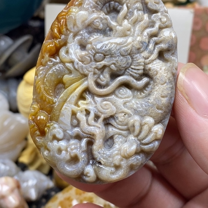 硅化珊瑚（珊瑚玉）未镶嵌颈饰