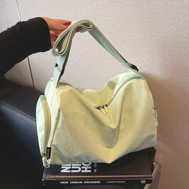 轻便休闲大容量旅行包女运动健身瑜伽包收纳便携斜挎背包行李袋女