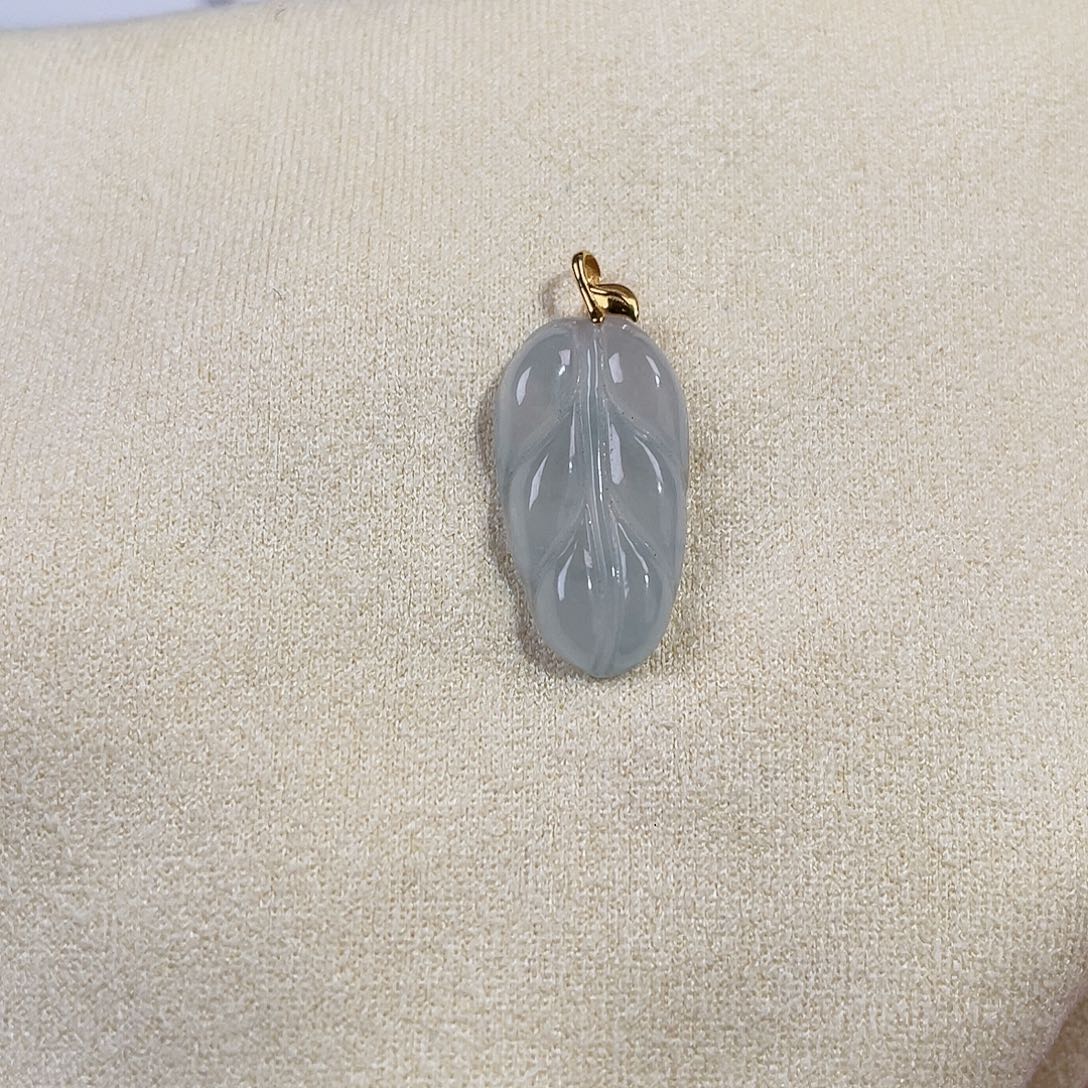 翡翠18K金镶嵌颈饰天然缅甸翡翠a货