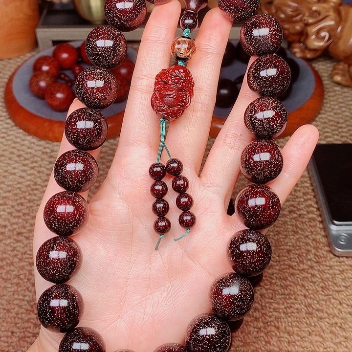 檀香紫檀（小叶紫檀）20手持