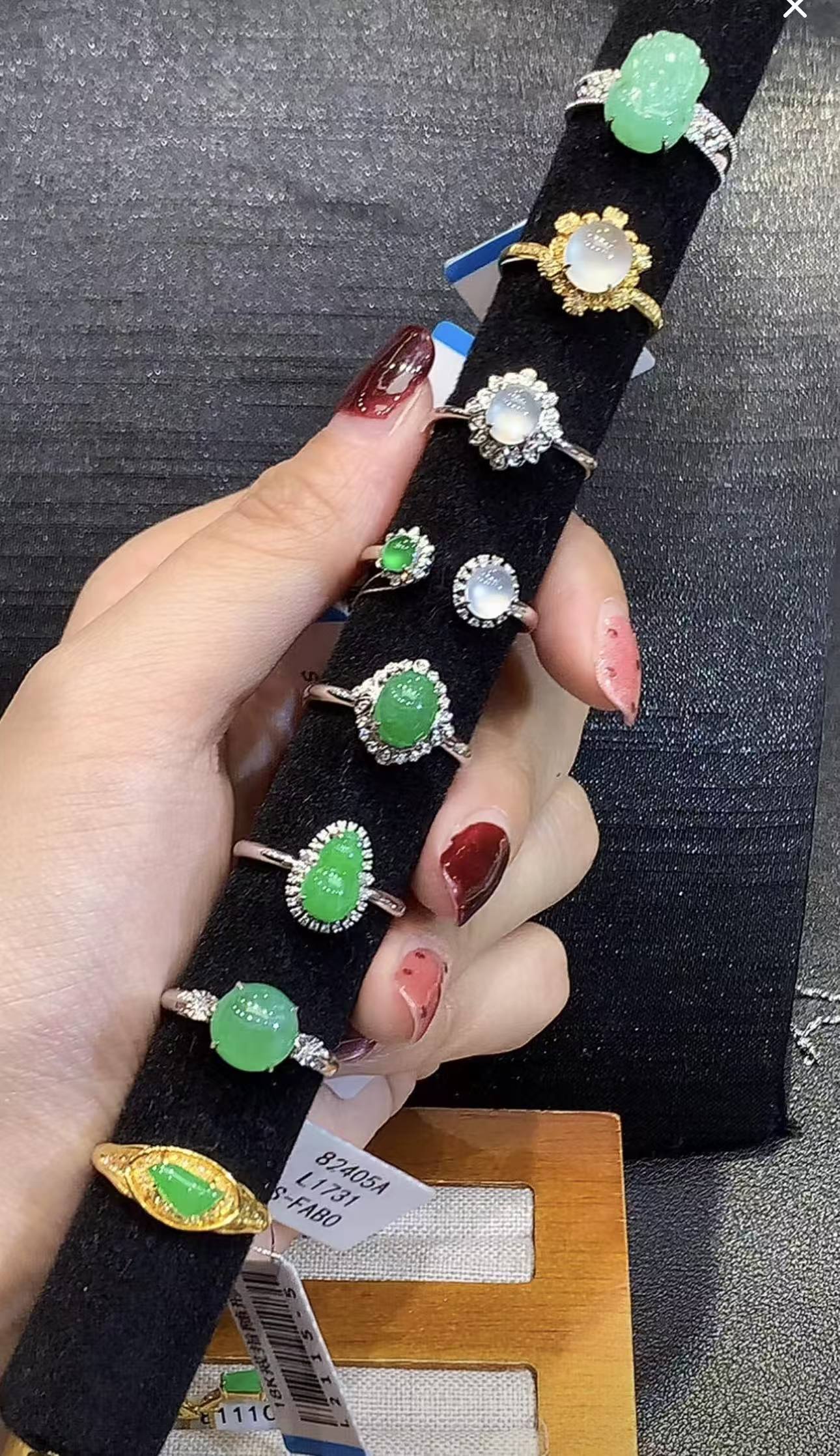 18k金镶 天然缅甸A货翡翠戒指   L 团购 多样性发其一