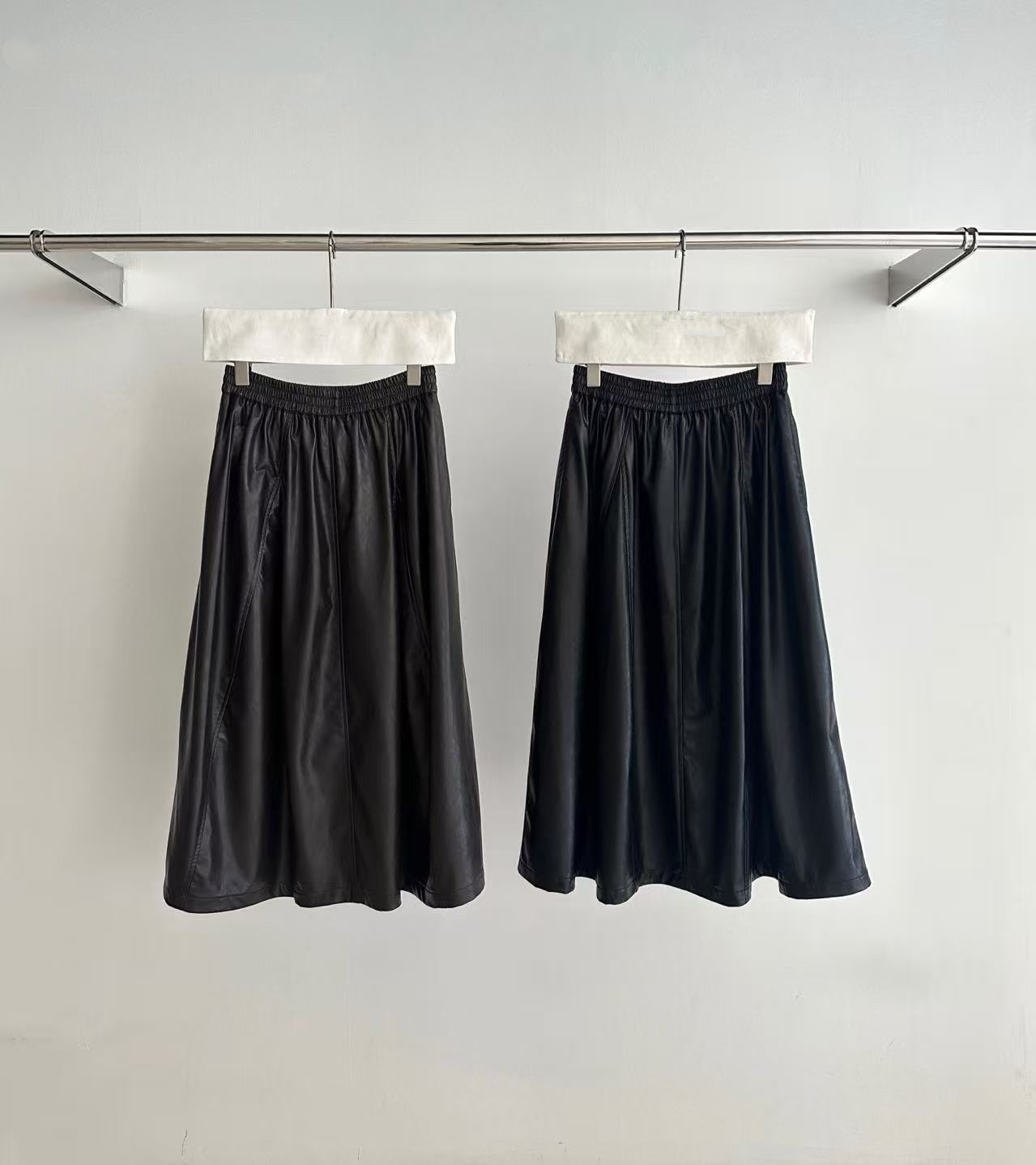 【BayaLi】2025秋冬季新品柔软光泽舒适松紧腰百搭半裙