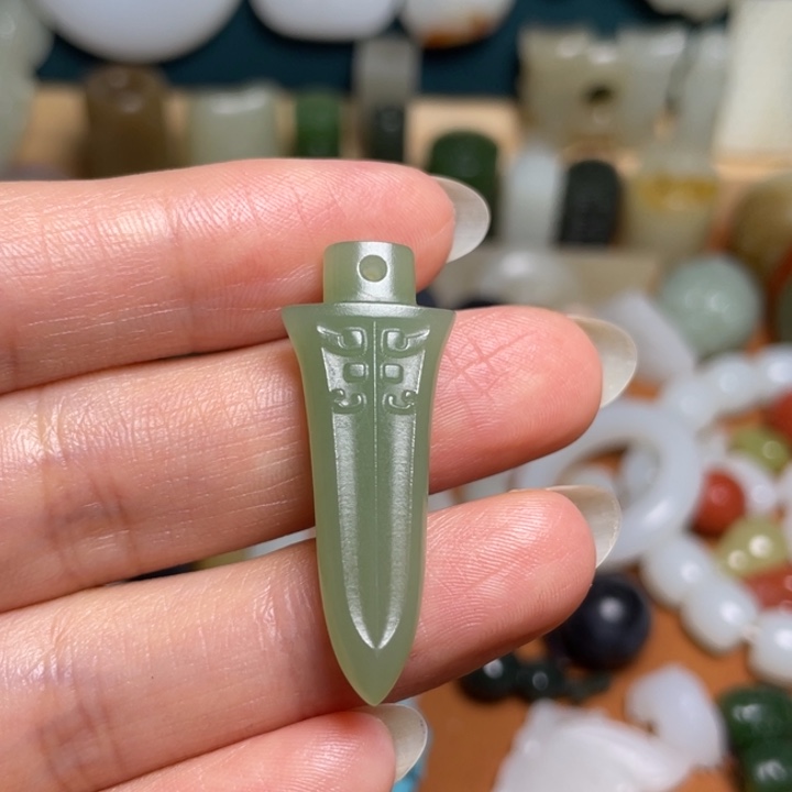 和田玉未镶嵌颈饰