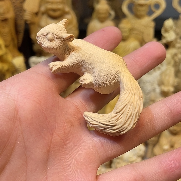 黄杨木小瑕疵松鼠