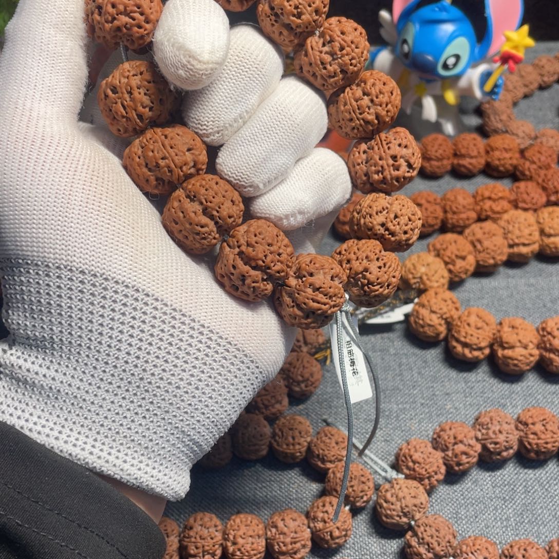 小***哥吊坠金刚菩提粗筋