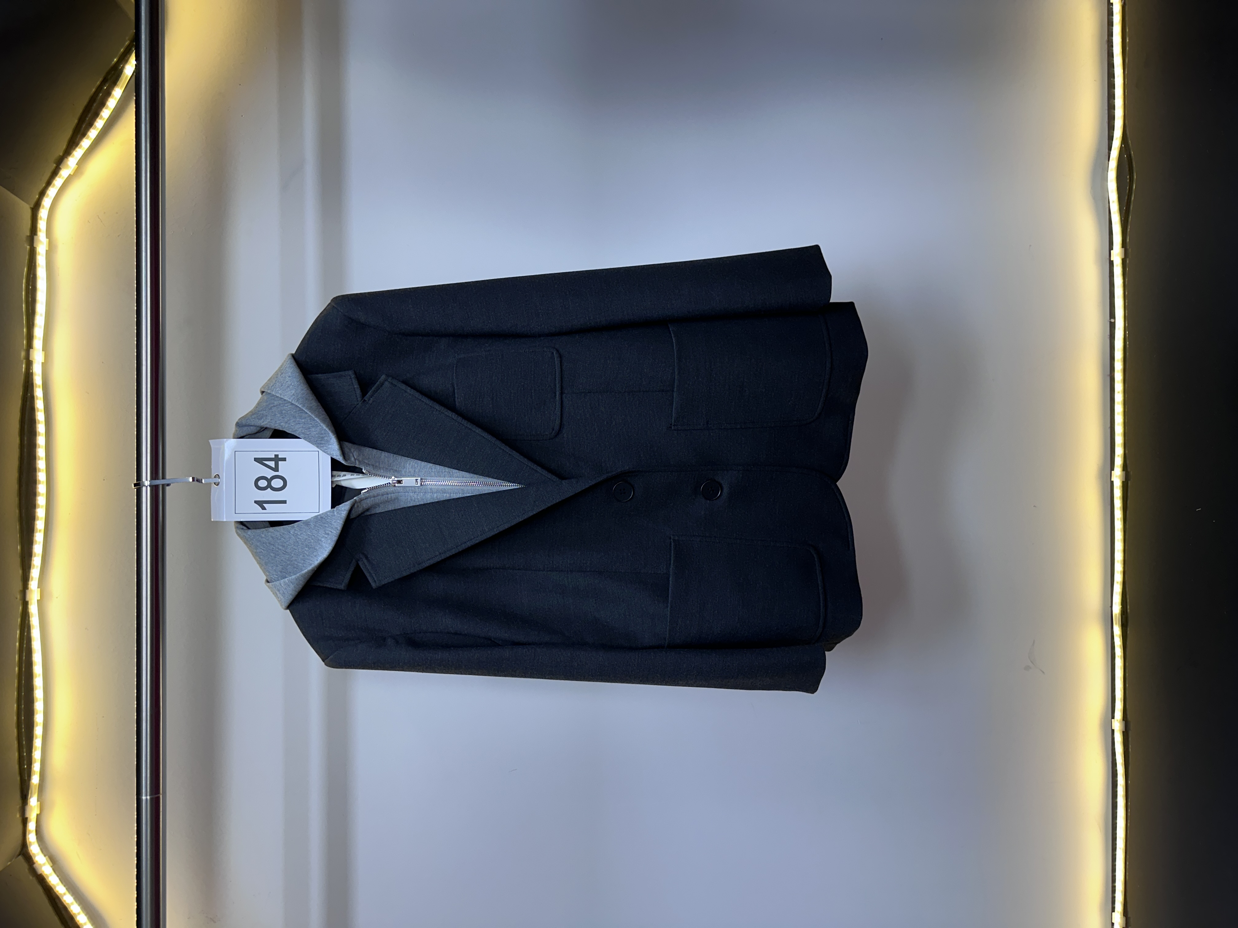 25新款轻奢高端百搭名媛长袖连帽短外套