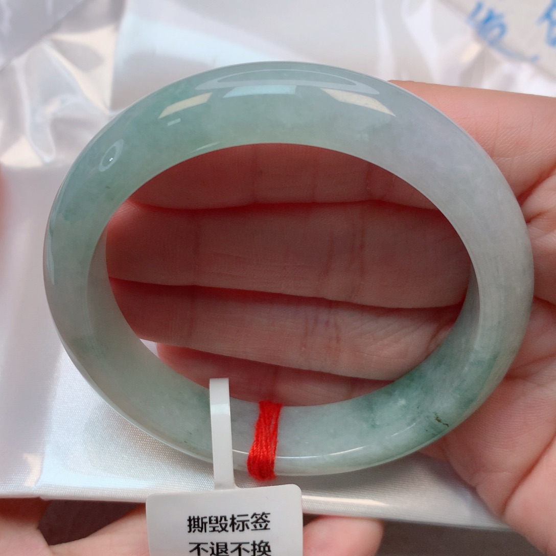 翡翠手镯未镶嵌55.7圈
