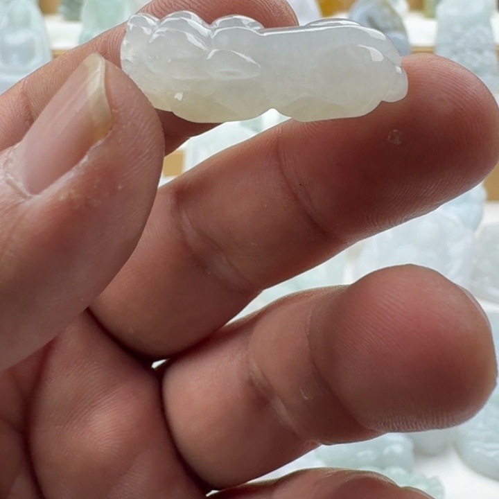 翡翠未镶嵌颈饰天然缅甸A货翡翠