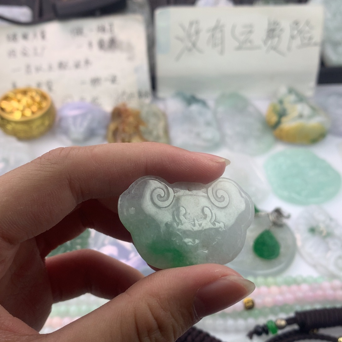 翡翠颈饰未镶嵌－