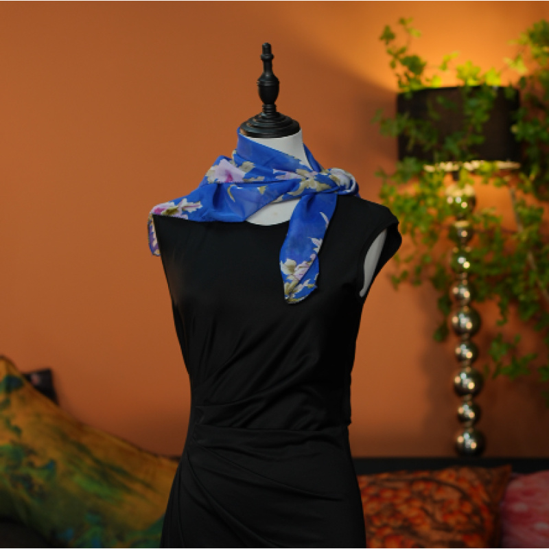 G103 蓝色花语 2025年新款时尚休闲百搭气质围巾 70*70左右 D2