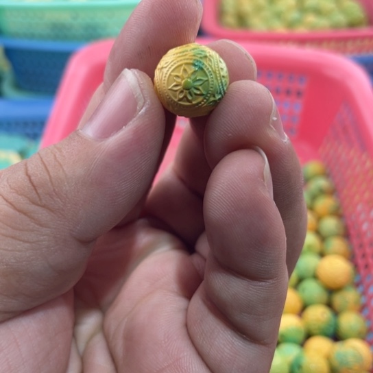 未镶嵌菱锰矿珠宝半成品