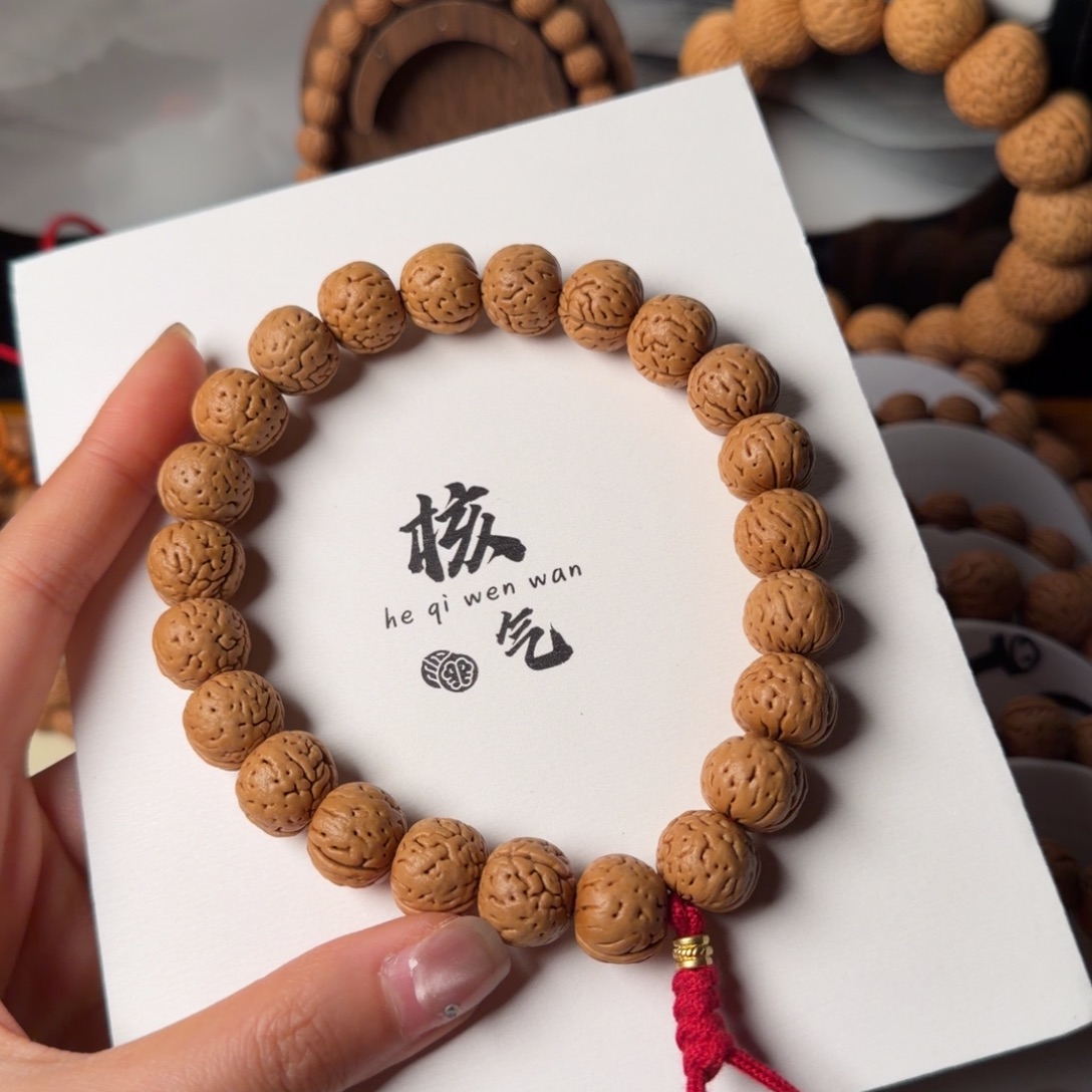 M***y野生油蜡皮桃核吊坠