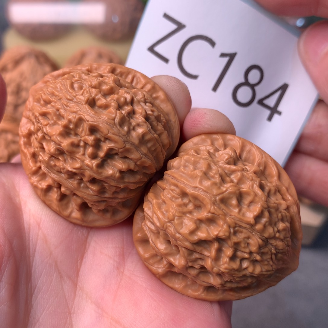 文玩核桃把件毕业金牛39