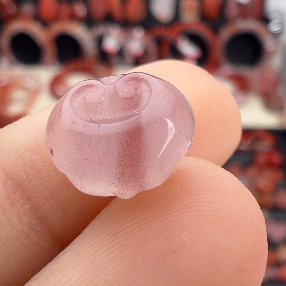 南红玛瑙未镶嵌颈饰如意锁