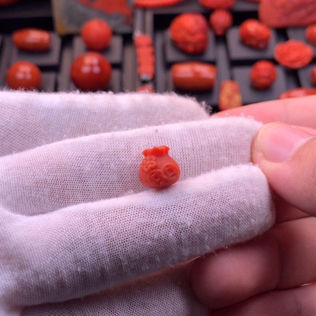 南红玛瑙未镶嵌精工雕刻柿子红小福袋10.5