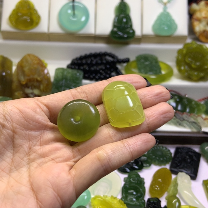 【闪购商品】未镶嵌蛇纹石玉颈饰