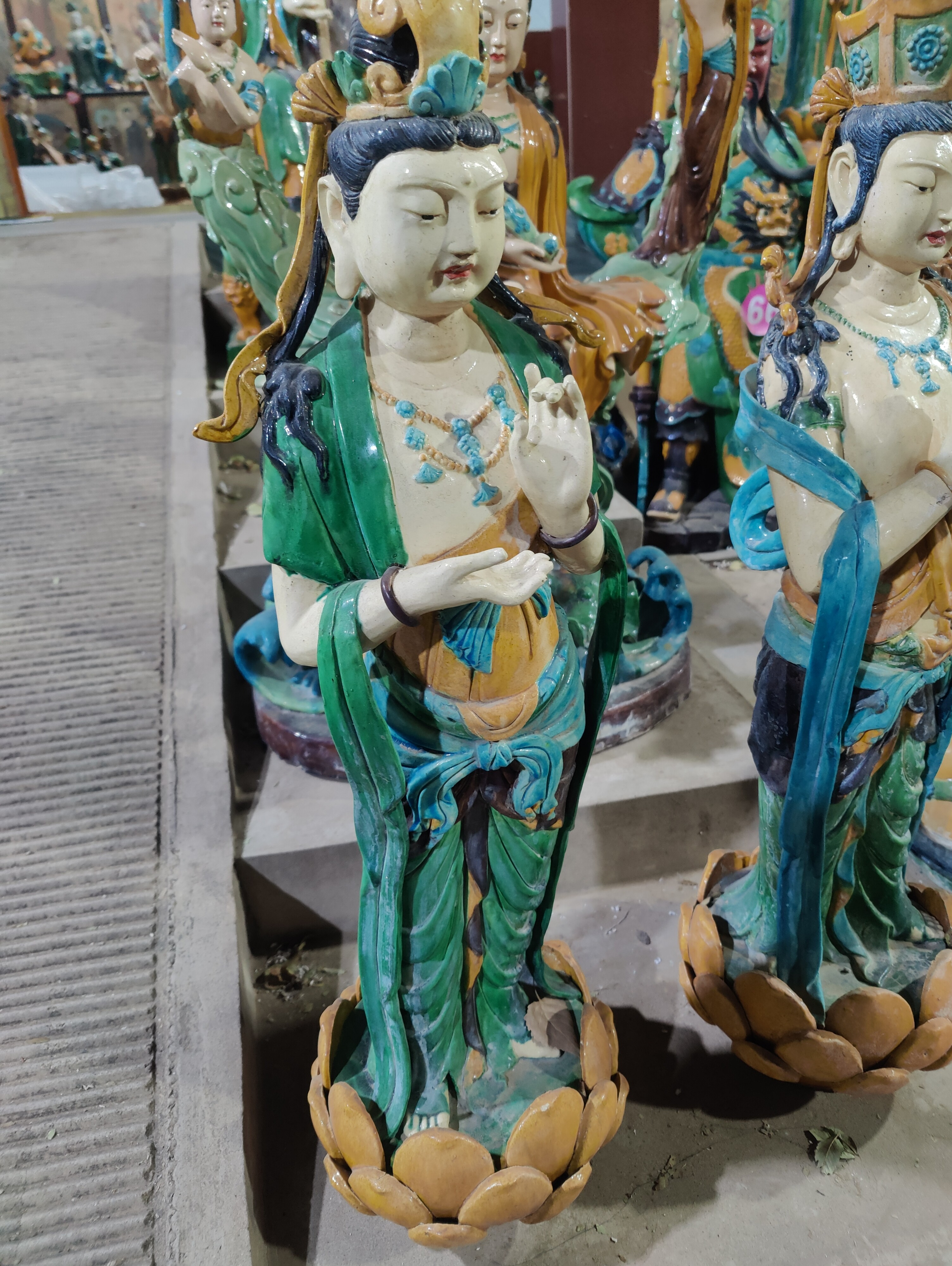琉璃三彩摆件观音高度82厘米