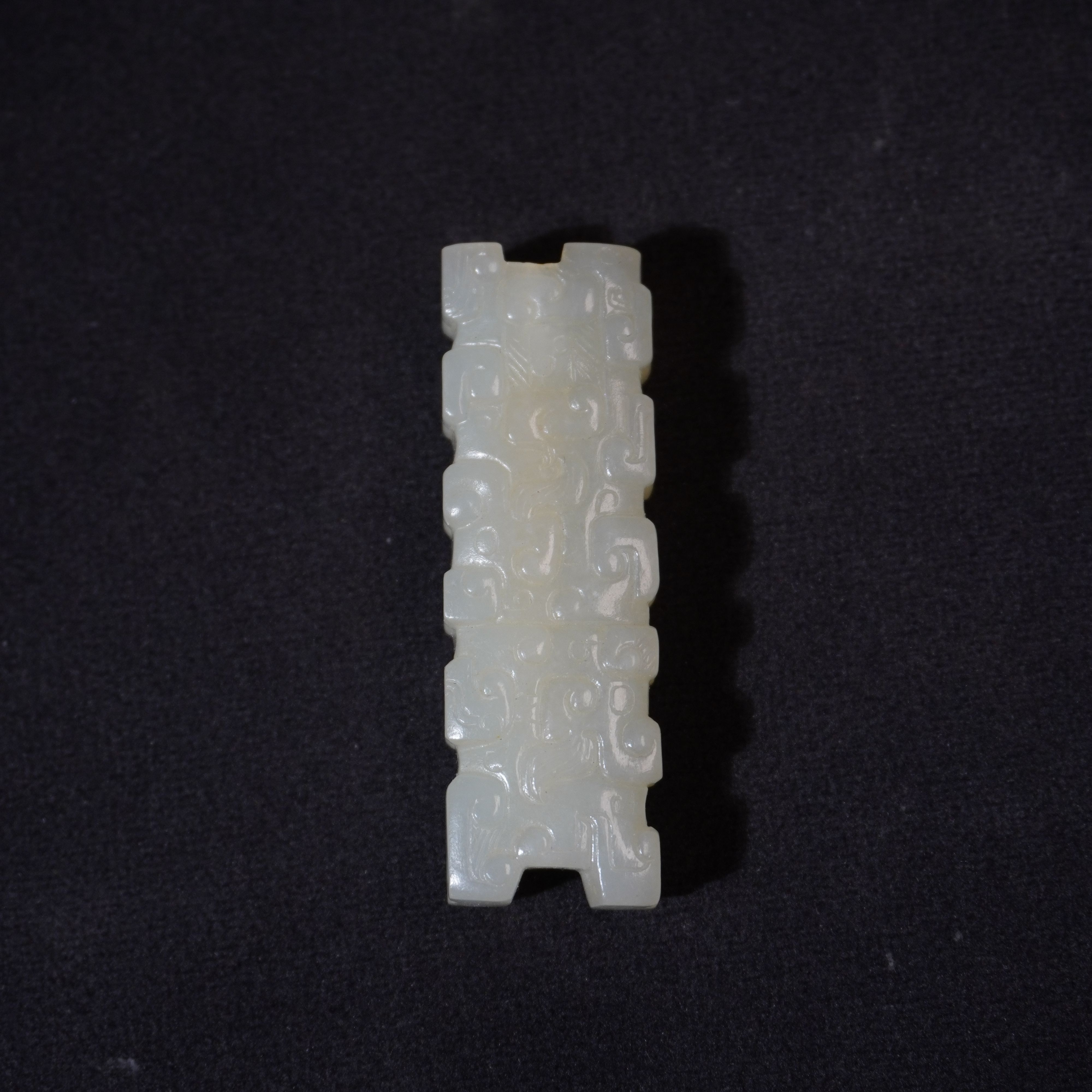 5SG5  清 和田玉勾云纹勒子