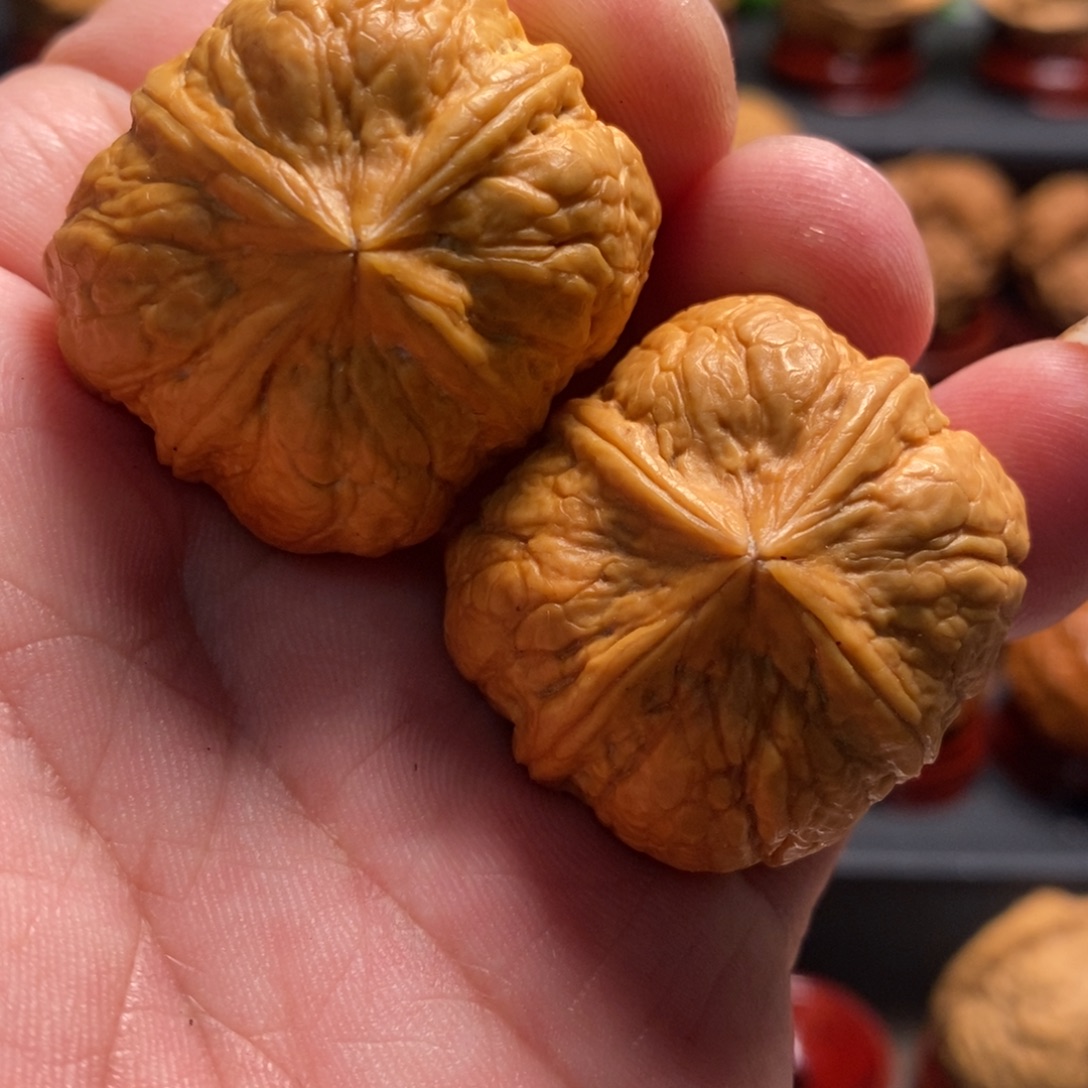 文玩核桃吊坠金蟒四棱36尺