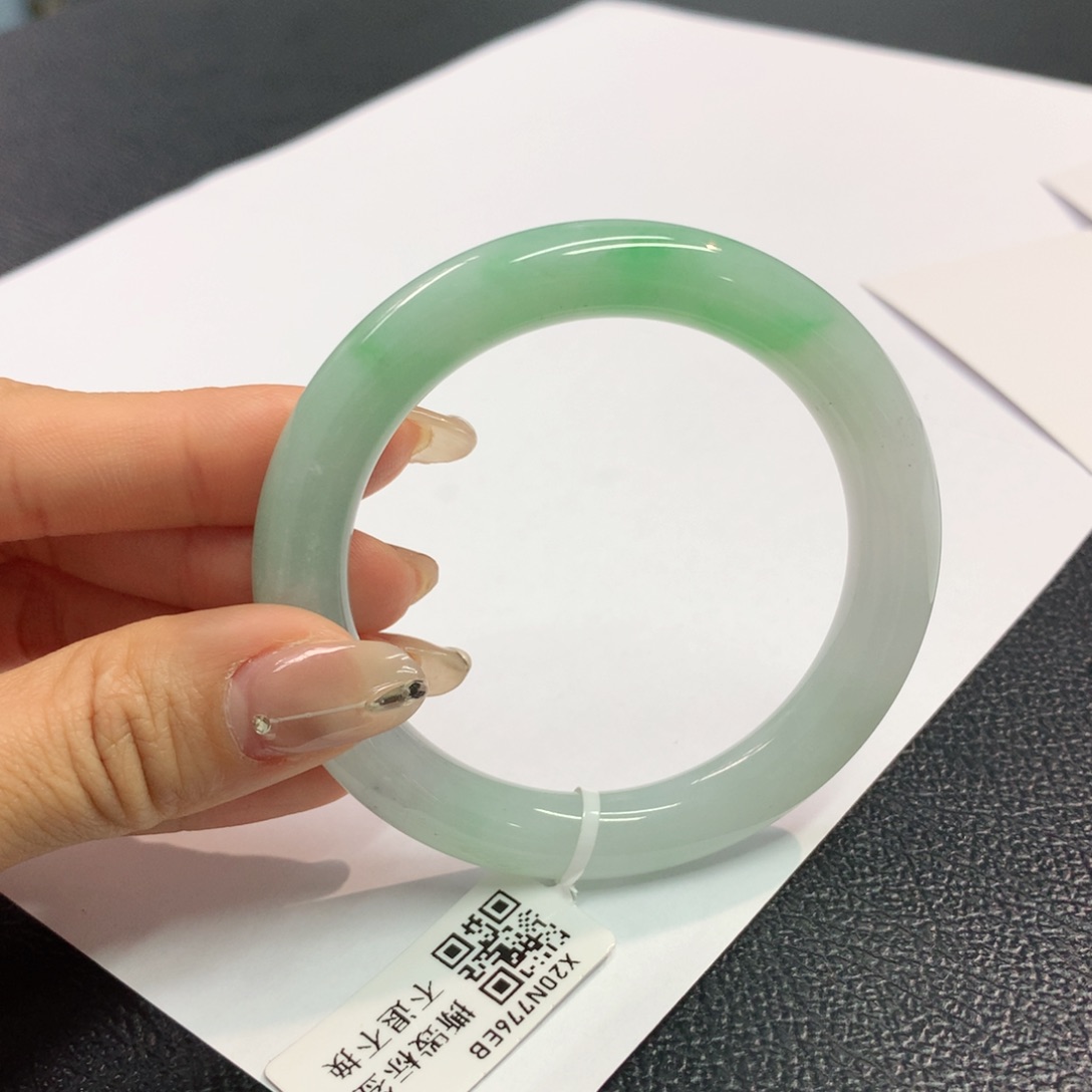 翡翠手镯未镶嵌缅甸翡翠手镯
