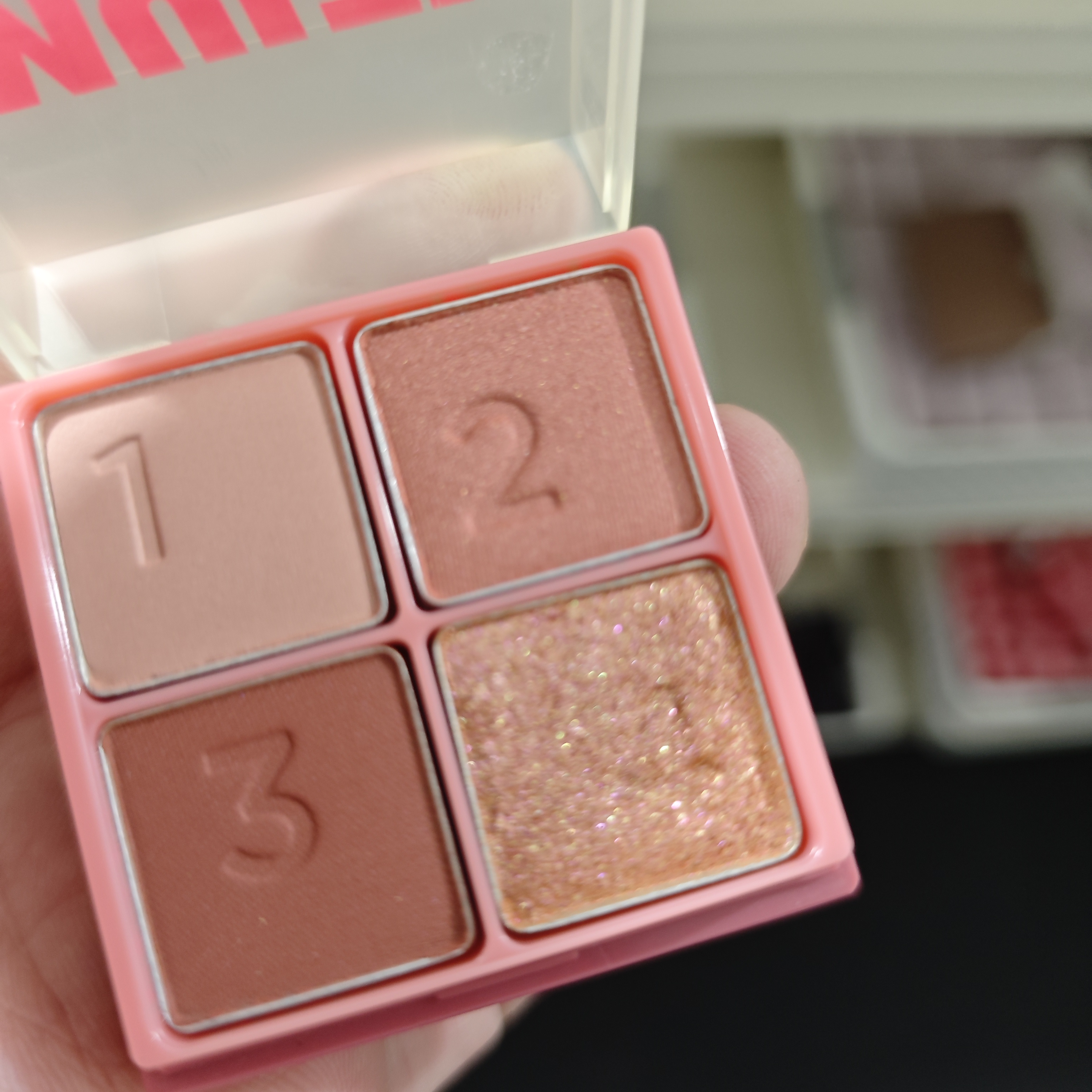 I am 双层眼影盘#04