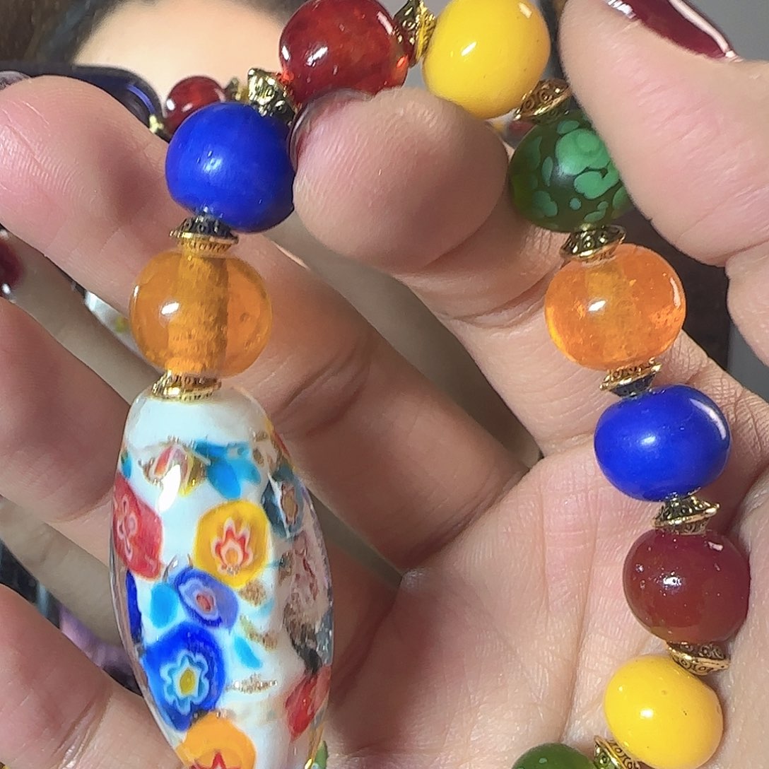 玻璃颈饰老琉璃的故事是一场梦吗