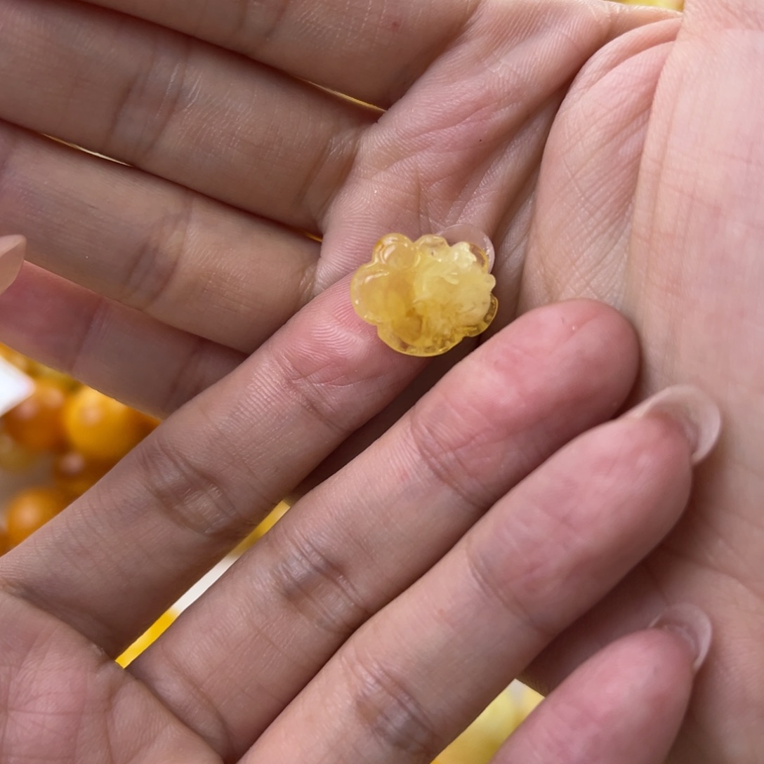 琥珀珠宝奇石未镶嵌